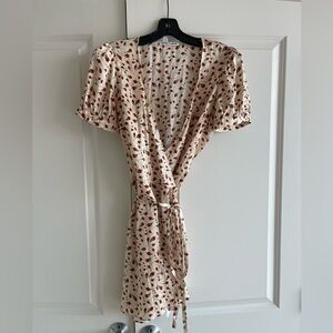 Reformation rose silk wrap dress US 4 Excellent Conditon